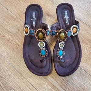 Minnetonka wedge flip flops size 7